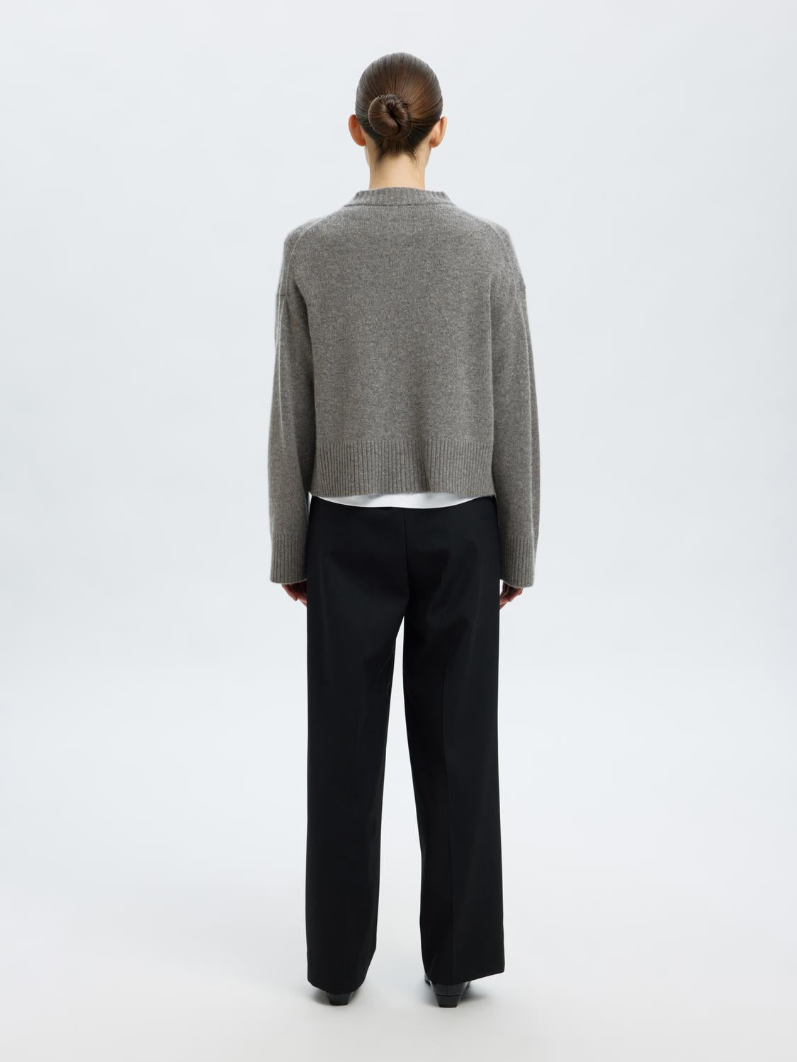 model_shot-back